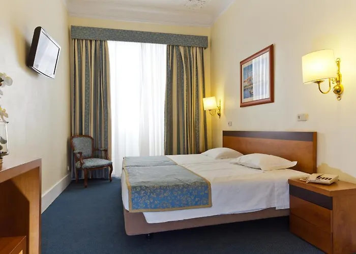 Hotel Florescente 3*